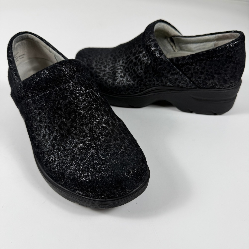 Nurse Mates Indya Clogs Women 8.5W Black Metallic Leopard Slip Resistant Work